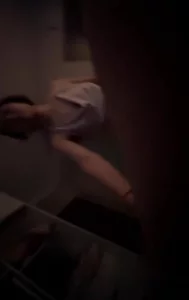 楼下邻居趁老公出差约我去她家偷情超级刺激这骚女太骚了淫语挑逗